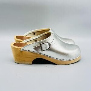 Hanna Andersson Shoes Girls EU 33 US 1 Silver Leather Wooden Swedish Clogs